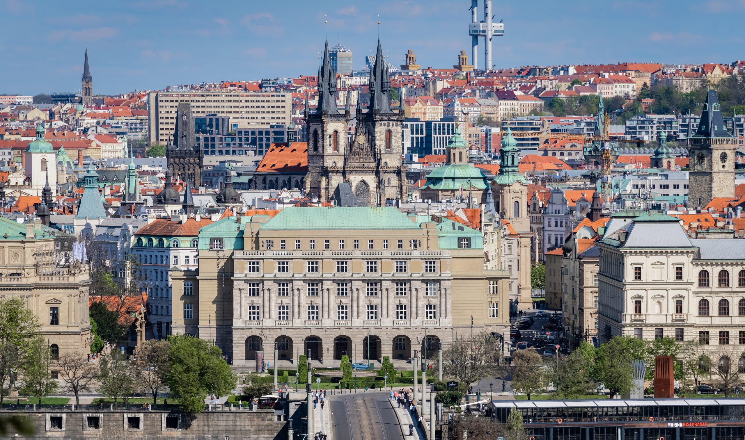 ハンガリー、チェコの医学部で学ぶには？
