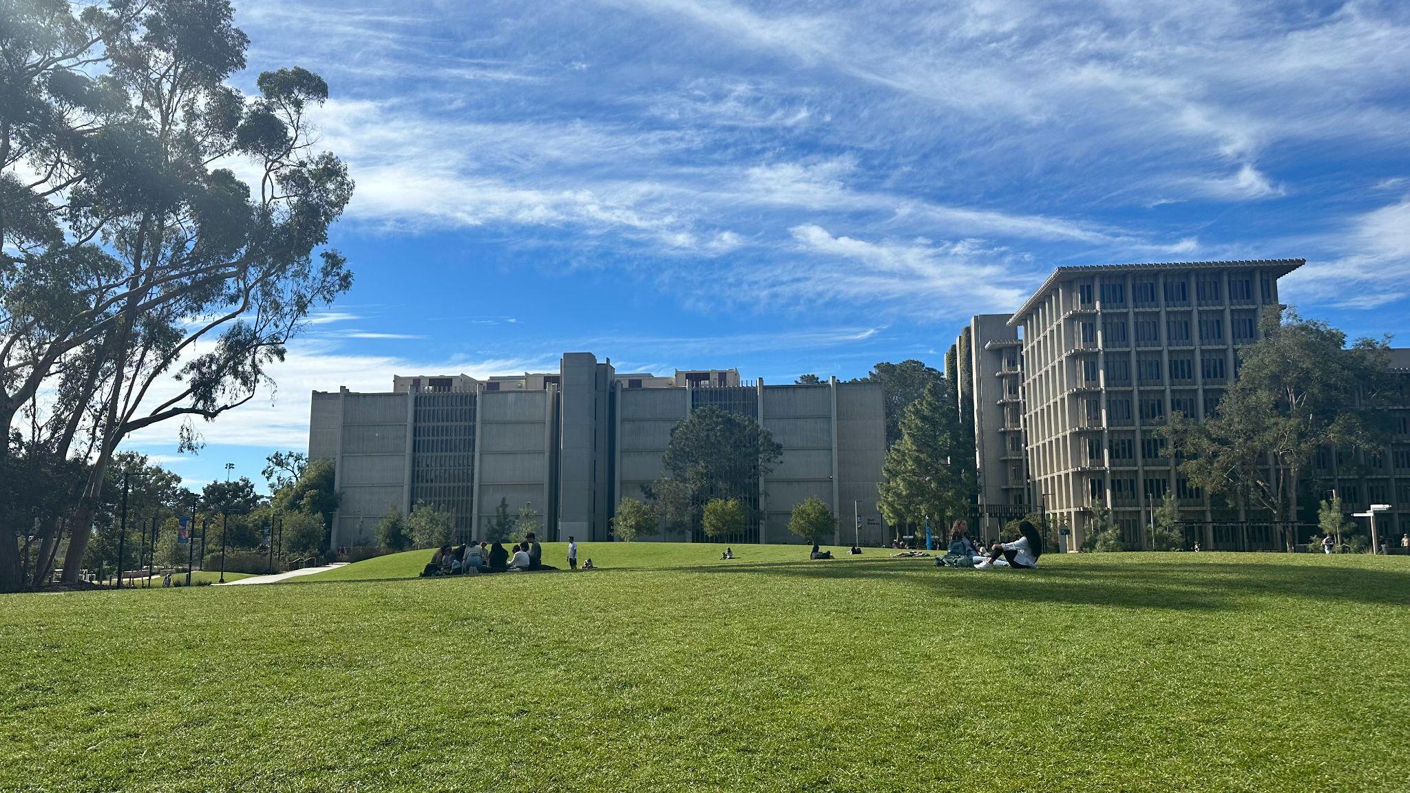 UCSDの図書館近くにある広場