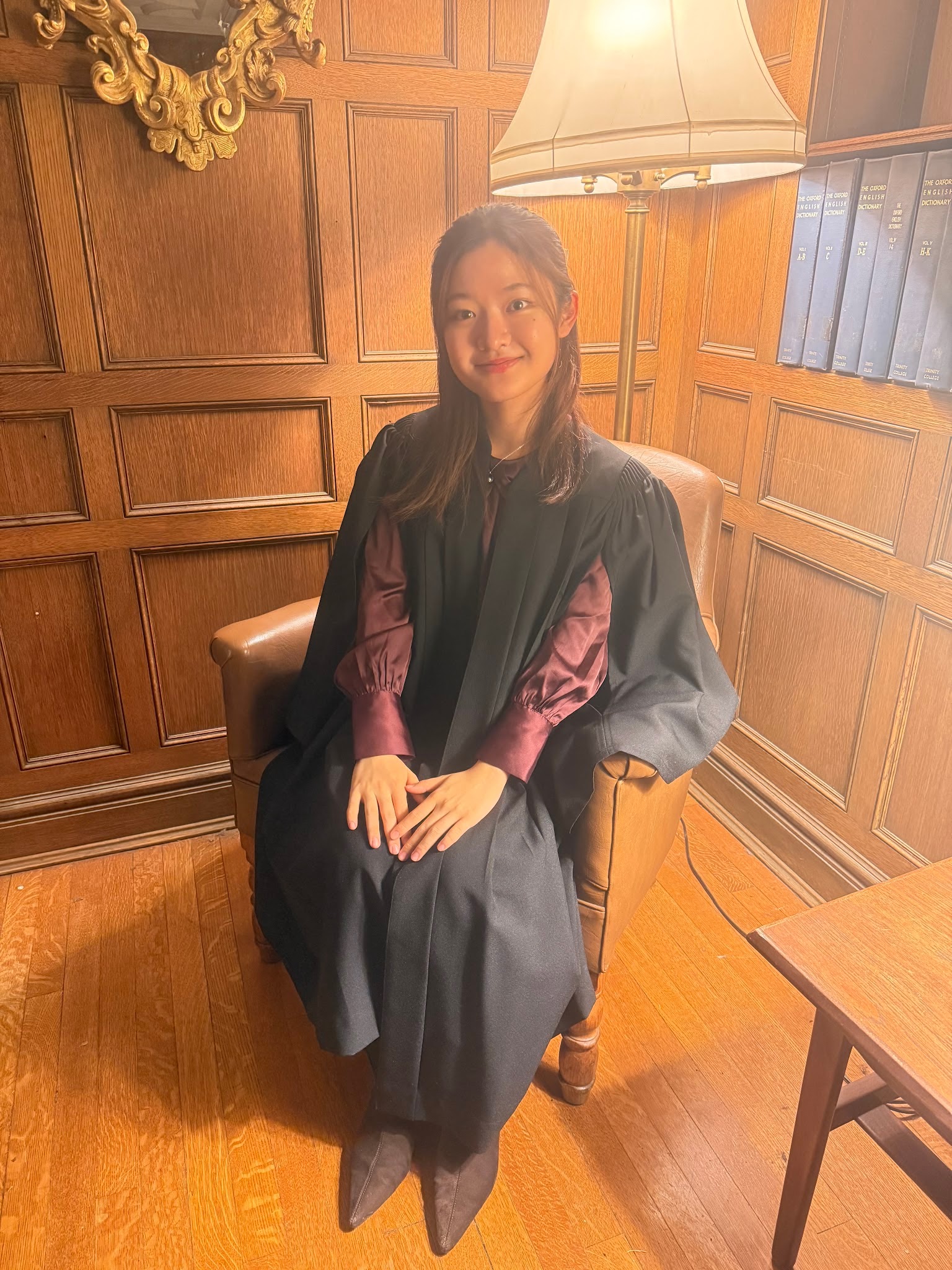 コンピュータサイエンス学生対象のTrinity Collegeアカデミックディナーにはガウンを着て参加したときの写真