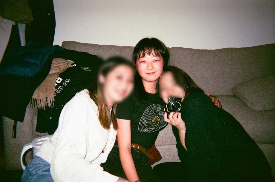 アパートで友人と過ごしたときの写真